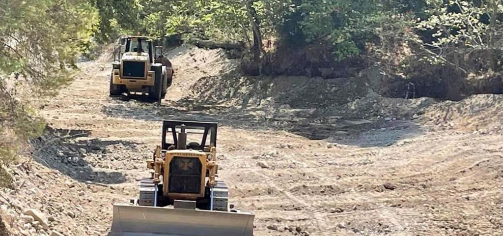 Επεσαν οι υπογραφές για σημαντικά έργα υποδομών στην Εύβοια Επεσαν οι υπογραφές για σημαντικά έργα υποδομών στην Εύβοια